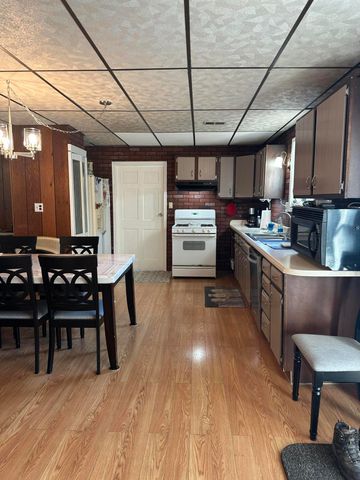 3422 E 74th Avenue, Merrillville, IN 46410