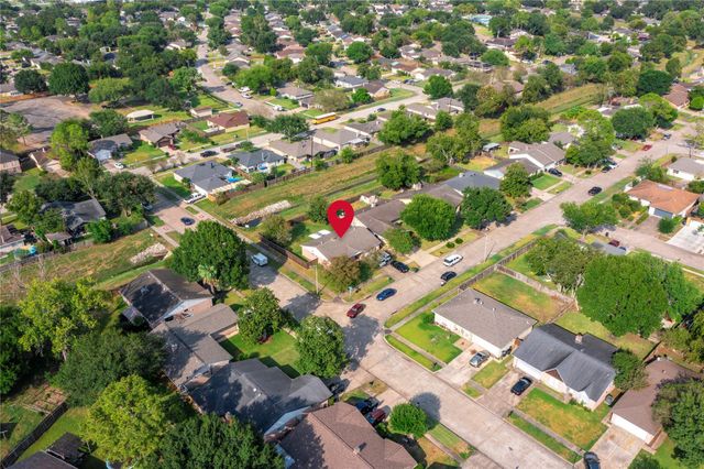 10550 Towneview Drive, Sugar Land, TX 77498