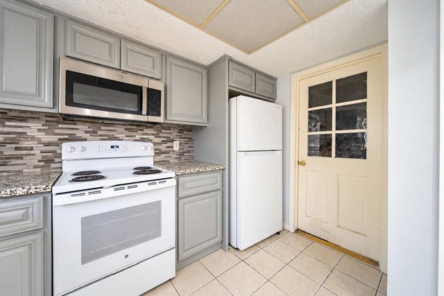 10550 Towneview Drive, Sugar Land, TX 77498