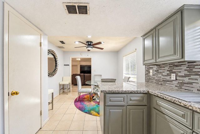 10550 Towneview Drive, Sugar Land, TX 77498