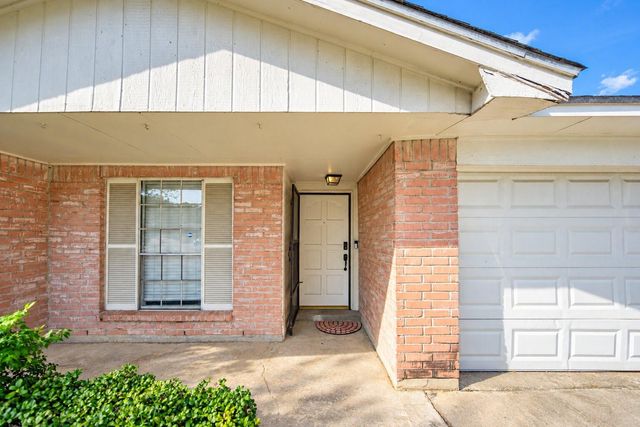 10550 Towneview Drive, Sugar Land, TX 77498