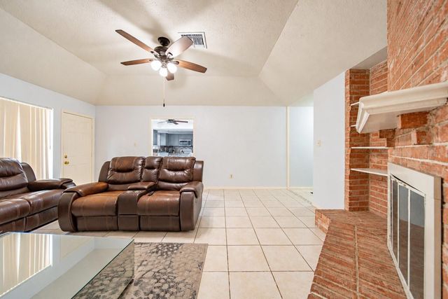 10550 Towneview Drive, Sugar Land, TX 77498
