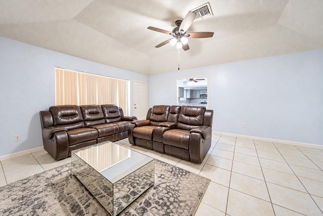10550 Towneview Drive, Sugar Land, TX 77498