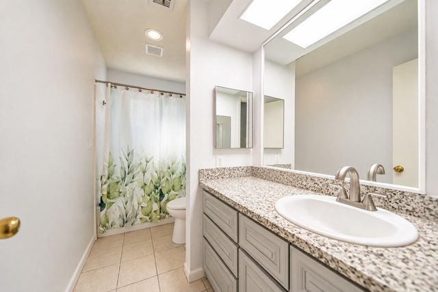 10550 Towneview Drive, Sugar Land, TX 77498