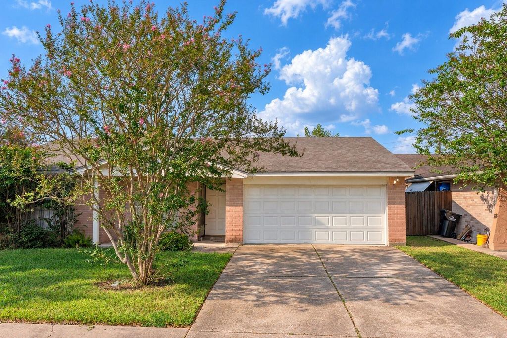 10550 Towneview Drive, Sugar Land, TX 77498