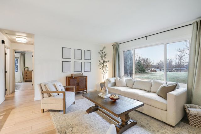 15620 47th Avenue N, Plymouth, MN 55446