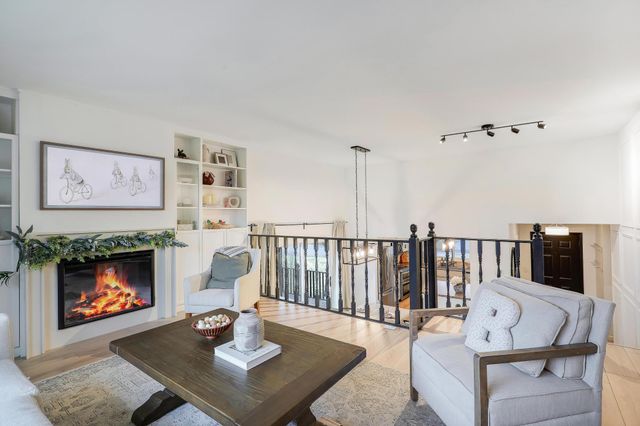 15620 47th Avenue N, Plymouth, MN 55446