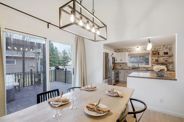 15620 47th Avenue N, Plymouth, MN 55446