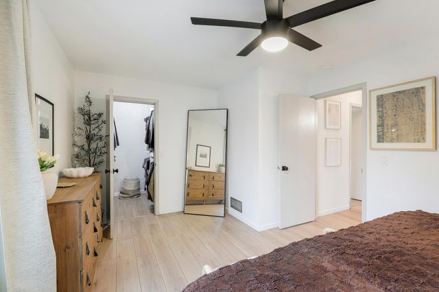 15620 47th Avenue N, Plymouth, MN 55446