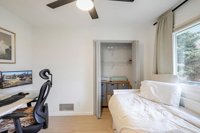 15620 47th Avenue N, Plymouth, MN 55446