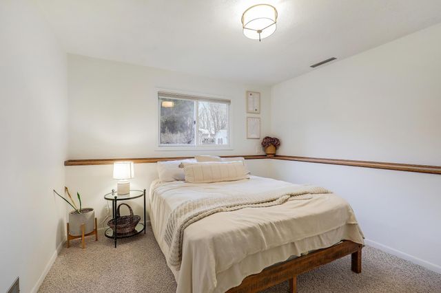 15620 47th Avenue N, Plymouth, MN 55446