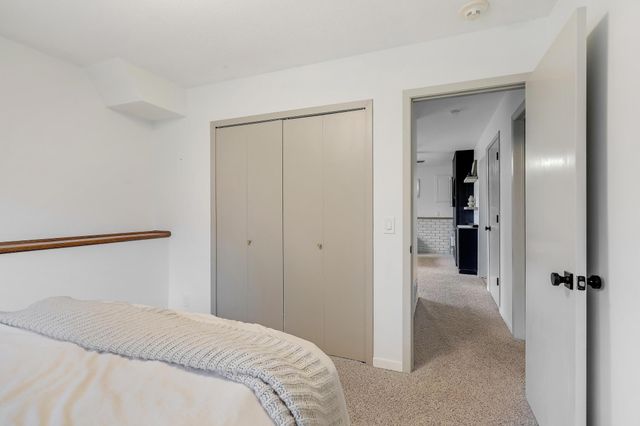 15620 47th Avenue N, Plymouth, MN 55446