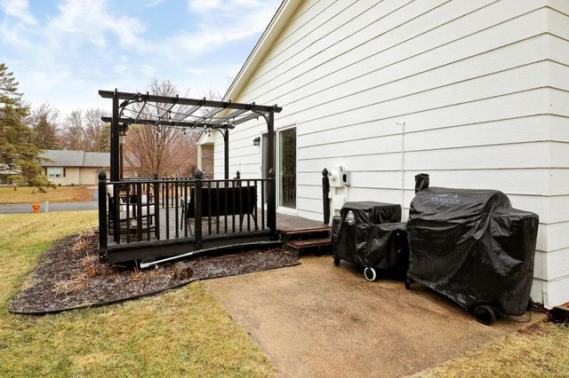 15620 47th Avenue N, Plymouth, MN 55446