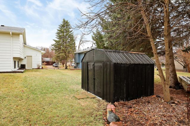 15620 47th Avenue N, Plymouth, MN 55446