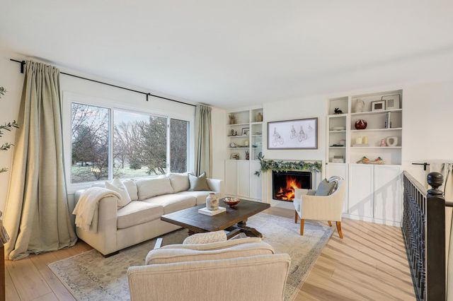 15620 47th Avenue N, Plymouth, MN 55446