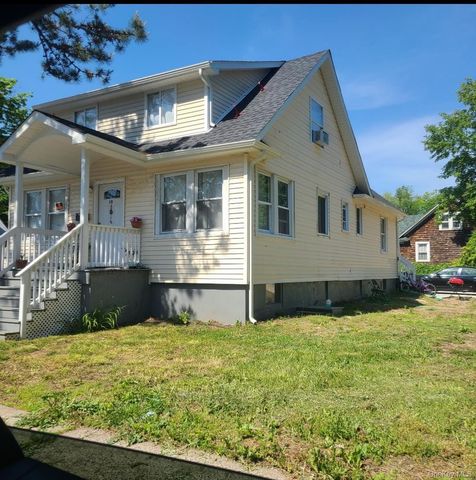 10 Ross Avenue, Bay Shore, NY 11706