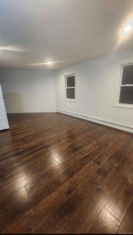 10 Ross Avenue, Bay Shore, NY 11706