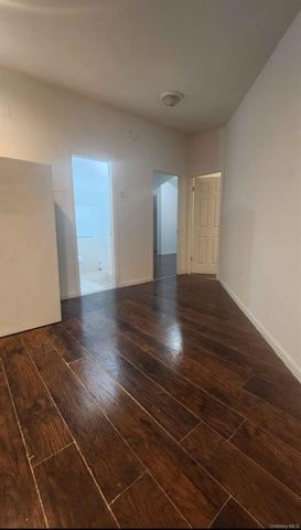 10 Ross Avenue, Bay Shore, NY 11706