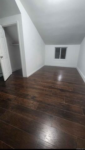 10 Ross Avenue, Bay Shore, NY 11706