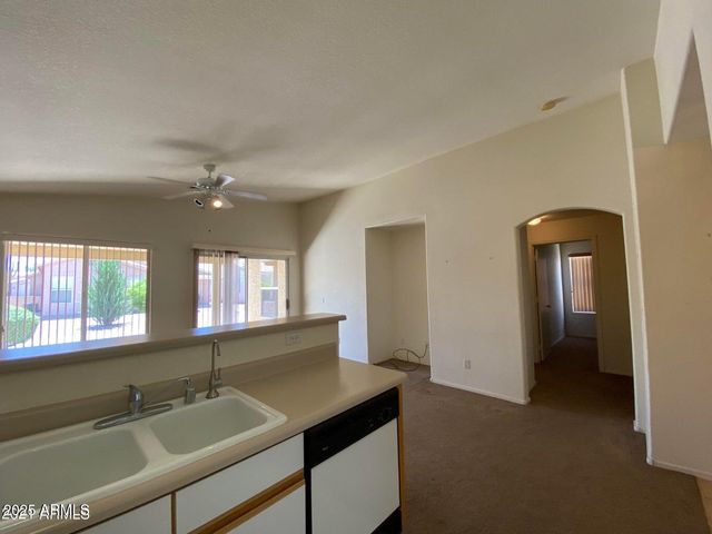 1461 E LA COSTA Drive, Chandler, AZ 85249