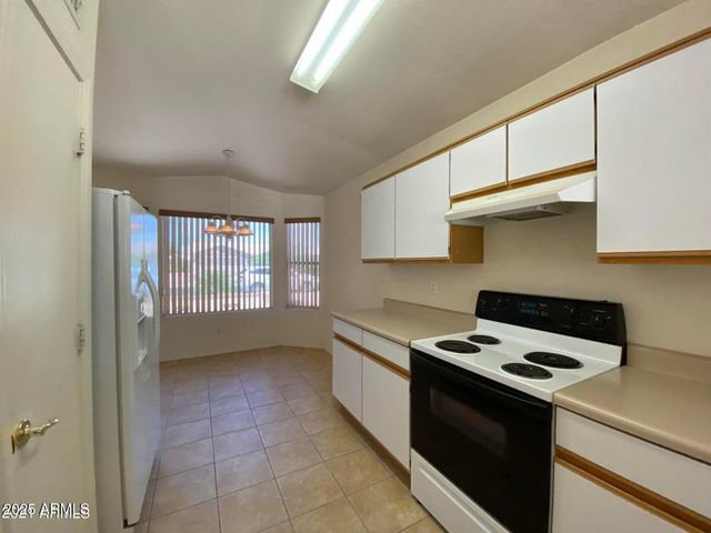 1461 E LA COSTA Drive, Chandler, AZ 85249