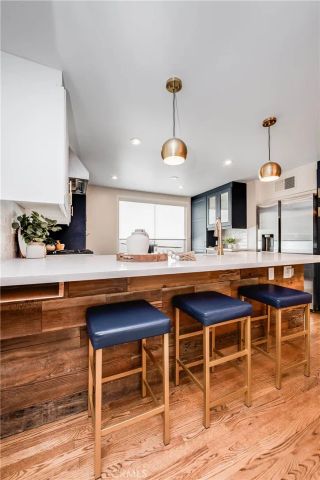 340 N Clybourn Avenue, Burbank, CA 91505
