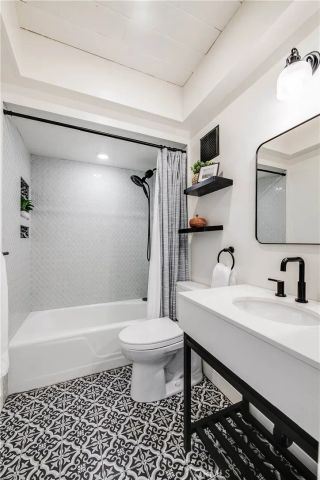 340 N Clybourn Avenue, Burbank, CA 91505