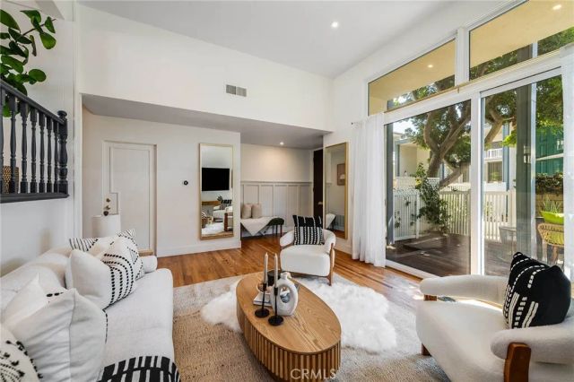 340 N Clybourn Avenue, Burbank, CA 91505