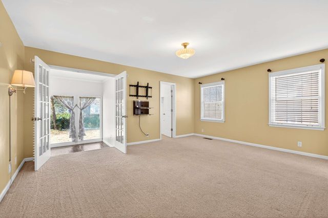 232 Pebble Glen Dr, Franklin, TN 37064