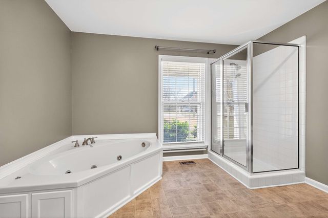 232 Pebble Glen Dr, Franklin, TN 37064