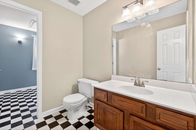 232 Pebble Glen Dr, Franklin, TN 37064