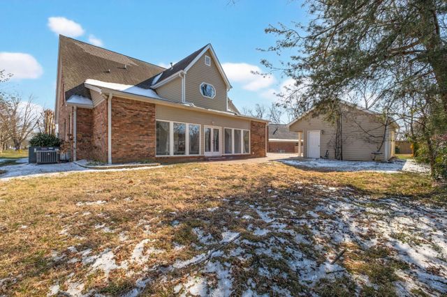 232 Pebble Glen Dr, Franklin, TN 37064