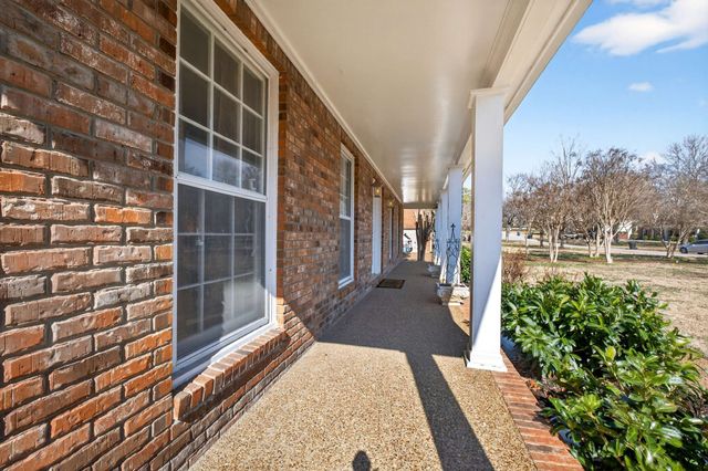 232 Pebble Glen Dr, Franklin, TN 37064