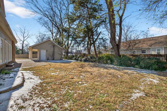 232 Pebble Glen Dr, Franklin, TN 37064