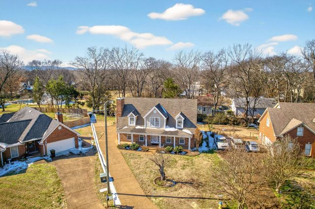 232 Pebble Glen Dr, Franklin, TN 37064