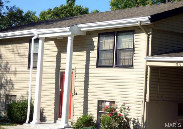 9601 Lifford Court, St Louis, MO 63136
