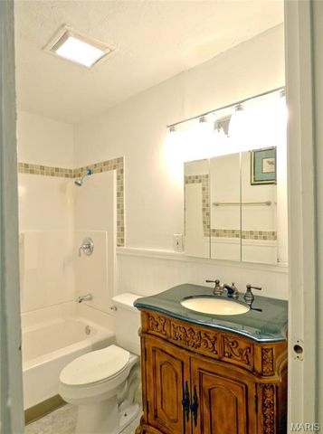 9601 Lifford Court, St Louis, MO 63136