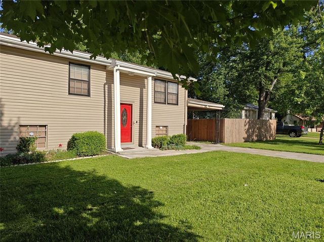 9601 Lifford Court, St Louis, MO 63136