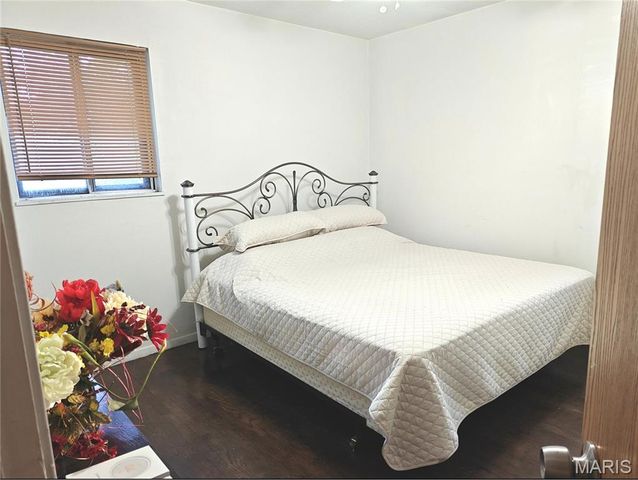 9601 Lifford Court, St Louis, MO 63136