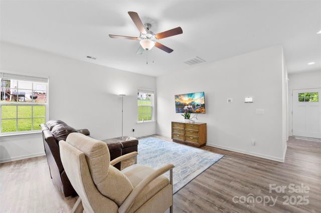 104 E Louisiana Avenue, Bessemer City, NC 28016