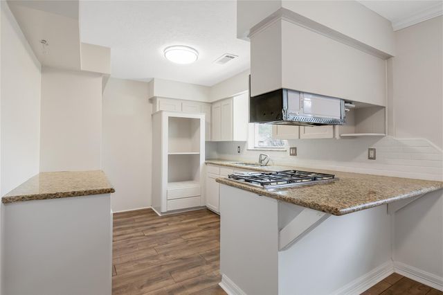 2009 N Palm Court, Pasadena, TX 77502