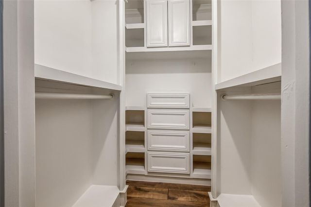 2009 N Palm Court, Pasadena, TX 77502