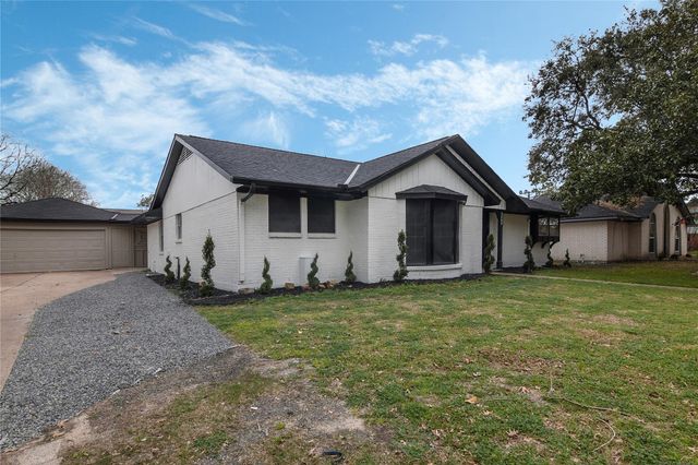 2009 N Palm Court, Pasadena, TX 77502