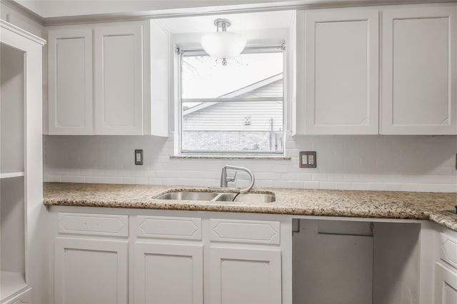 2009 N Palm Court, Pasadena, TX 77502