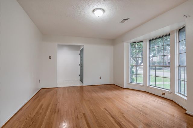 2009 N Palm Court, Pasadena, TX 77502