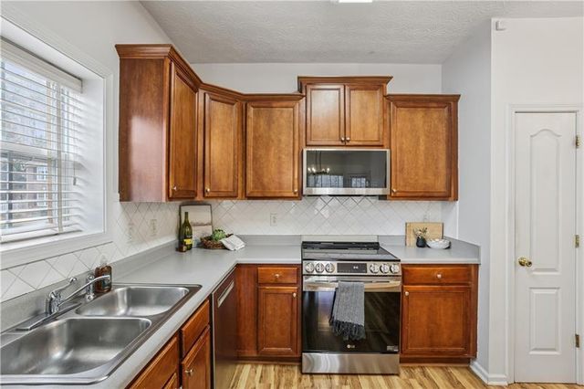 260 Wildcat Lake Dr, Lawrenceville, GA 30043