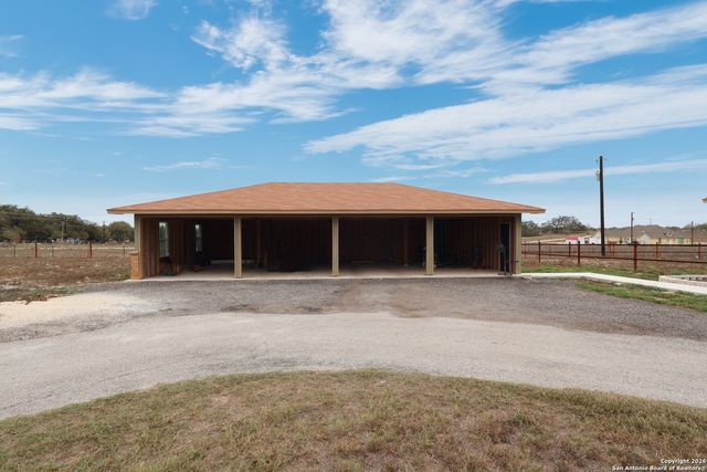 8385 W Fm 476, Poteet, TX 78065