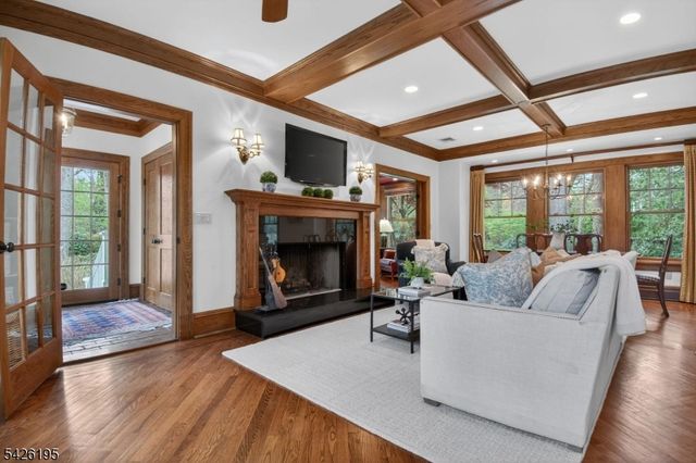 156 Pollard Rd, Mountain Lakes Boro, NJ 07046