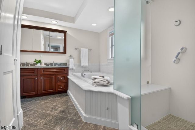 156 Pollard Rd, Mountain Lakes Boro, NJ 07046