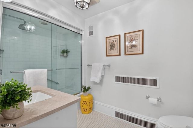 156 Pollard Rd, Mountain Lakes Boro, NJ 07046